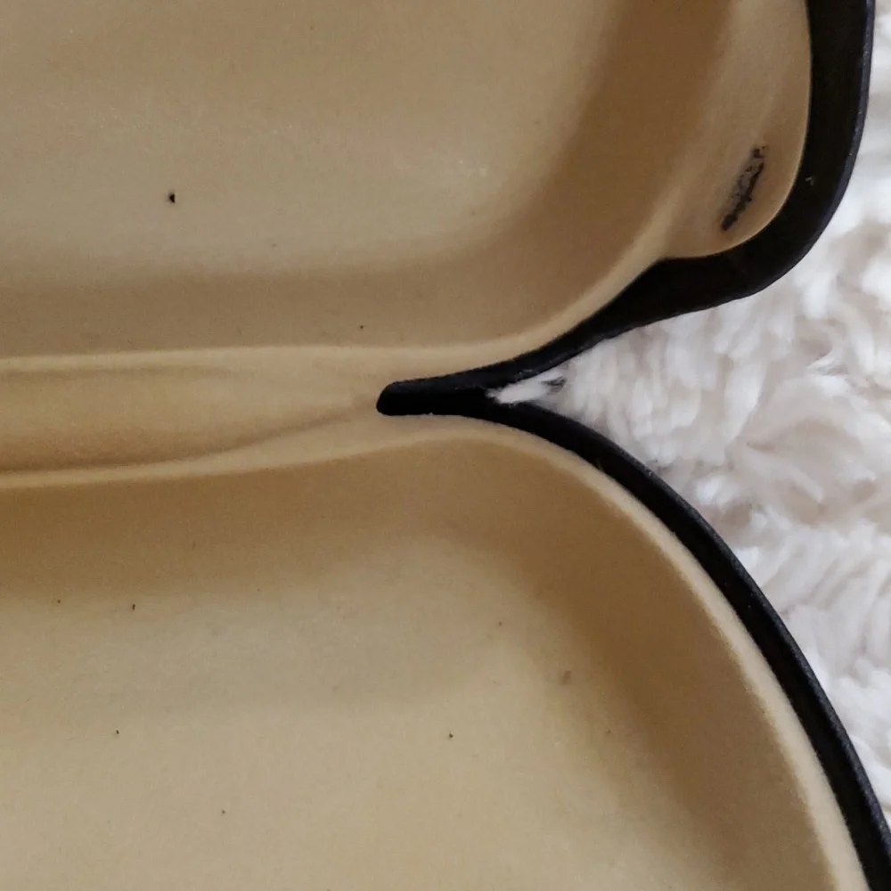 👓 Authentic Chanel Sunglassess Hard Case